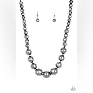 Paparazzi Jewelry- Vintage Living up to Reputation necklace